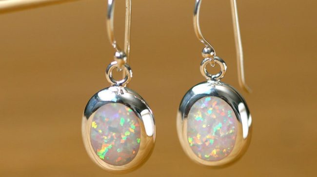 Four Jewelry Gifts for a Wife on Her First Wedding Anniversary
