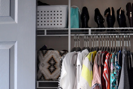 7 Steps to Organizing Your Closet